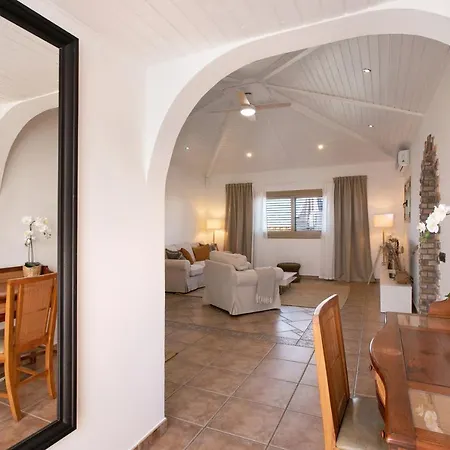 Oleandra Ξενοδοχείο *